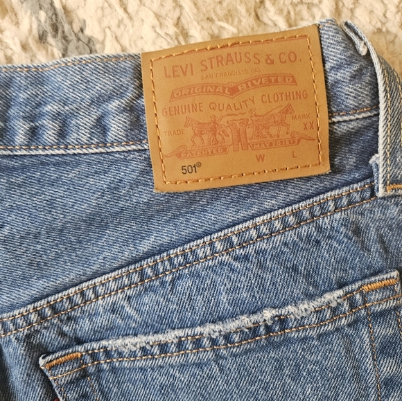 Levis 501 Distressed Button Fly Jean Shorts Size 27 - Picture 2 of 8